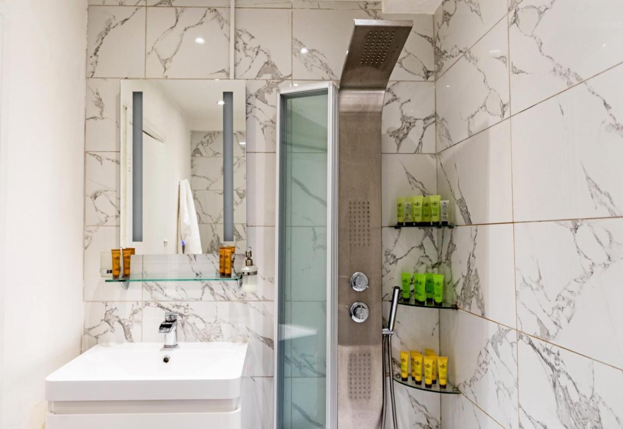Flat 25 Dudley Court London