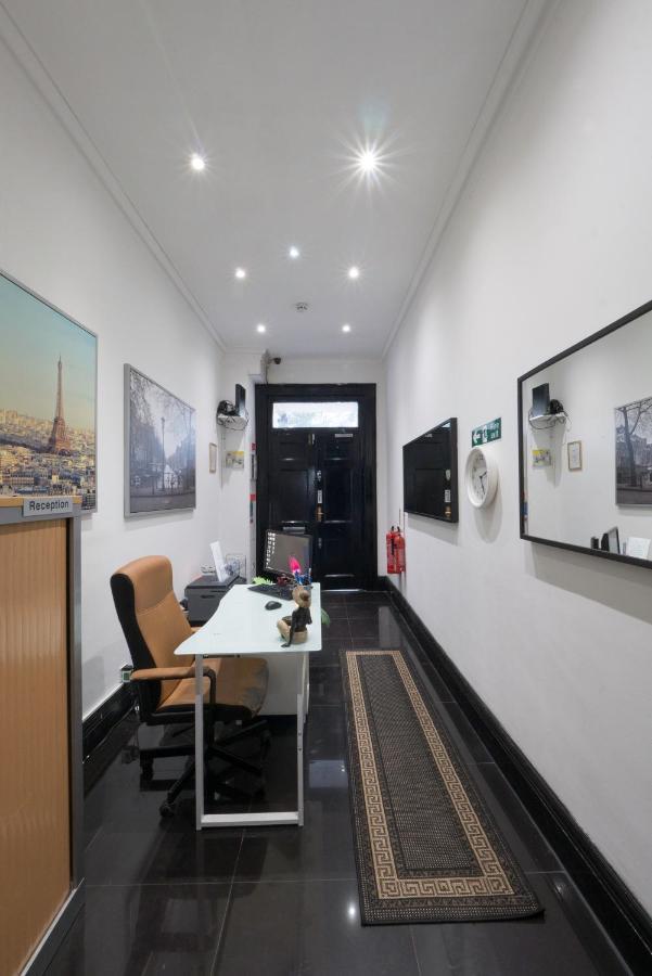 Hostel Hyde Park Gate London
