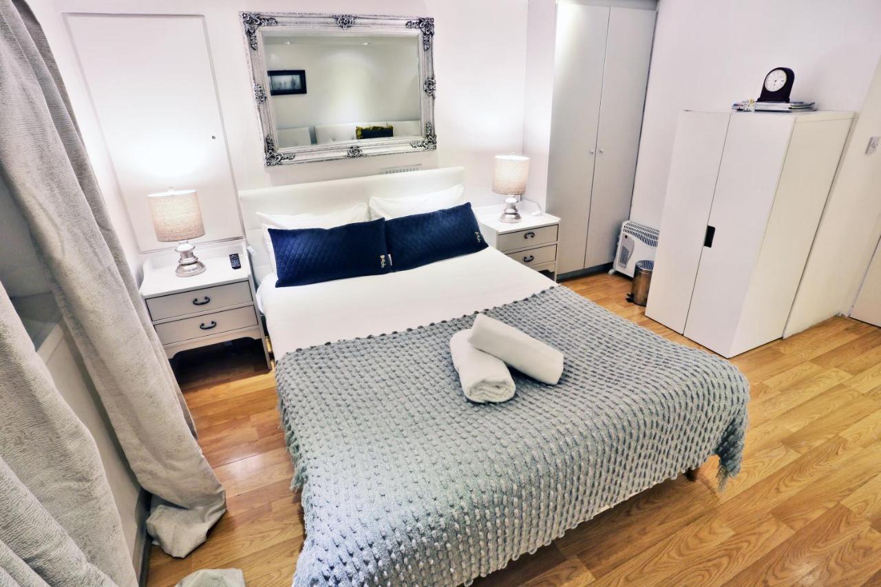 Pensión Covent Garden Suites *