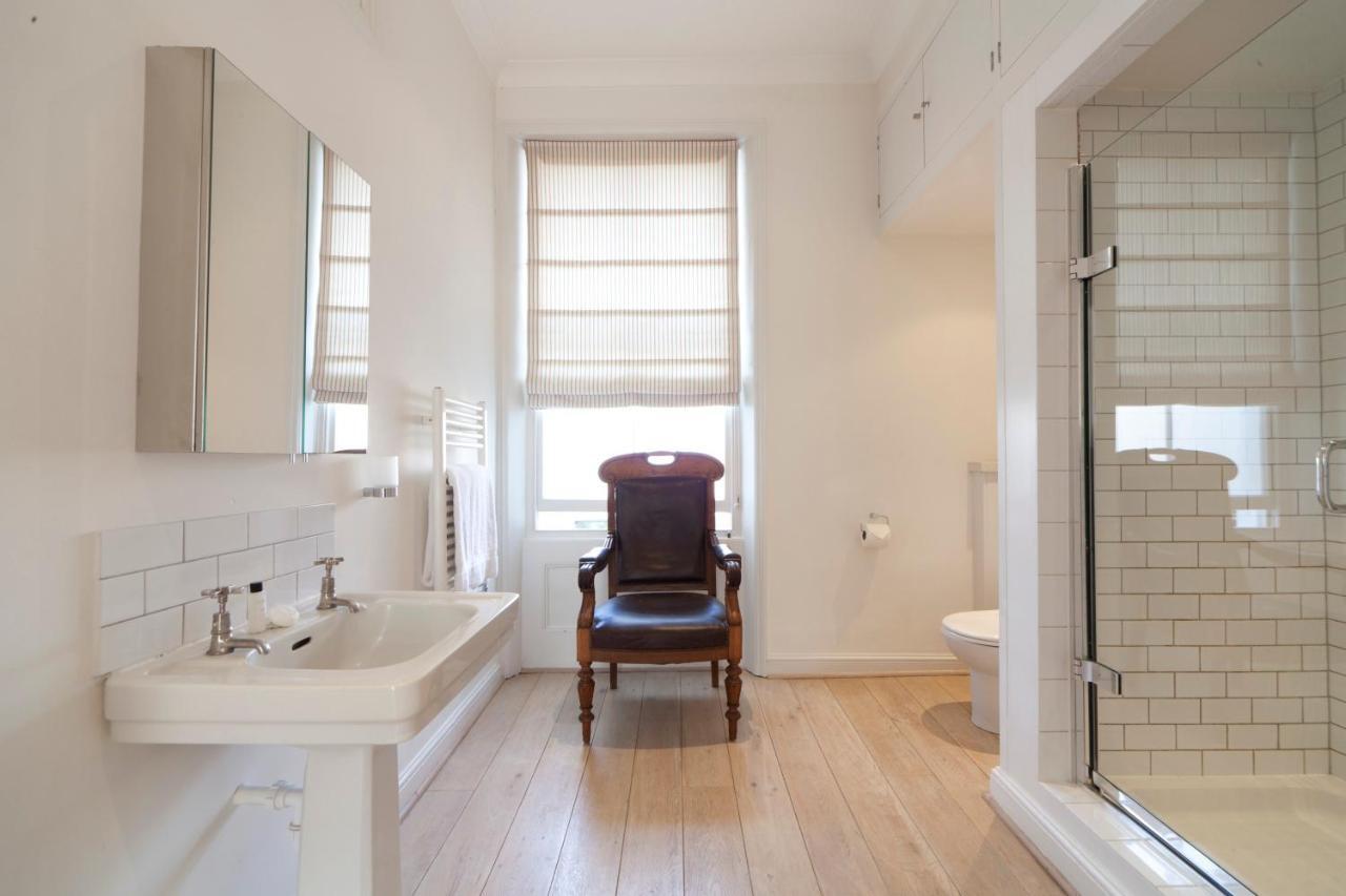 Apartment Bassett Road Iv By Onefinestay