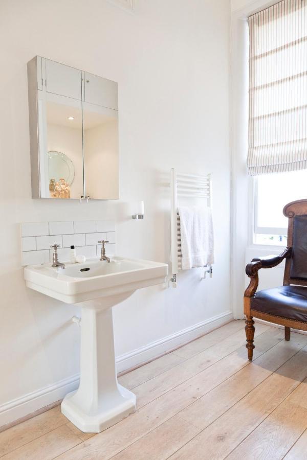 Bassett Road Iv By Onefinestay Apartment London