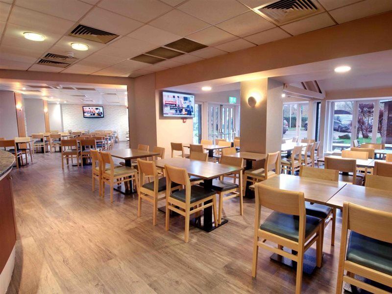 Waterloo Hub And 3*