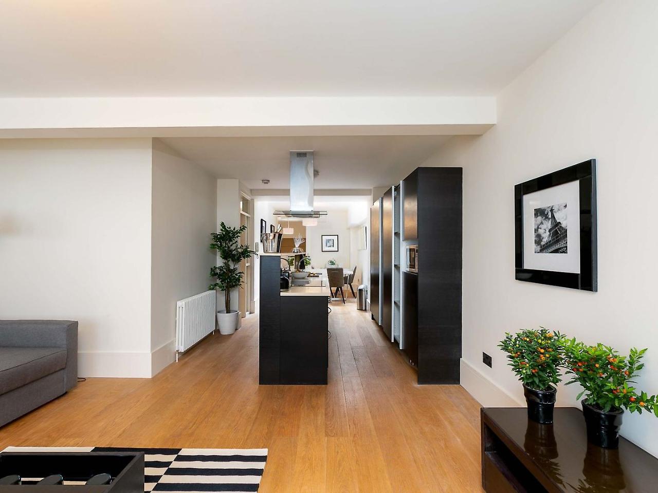 D Arblay Street 4*