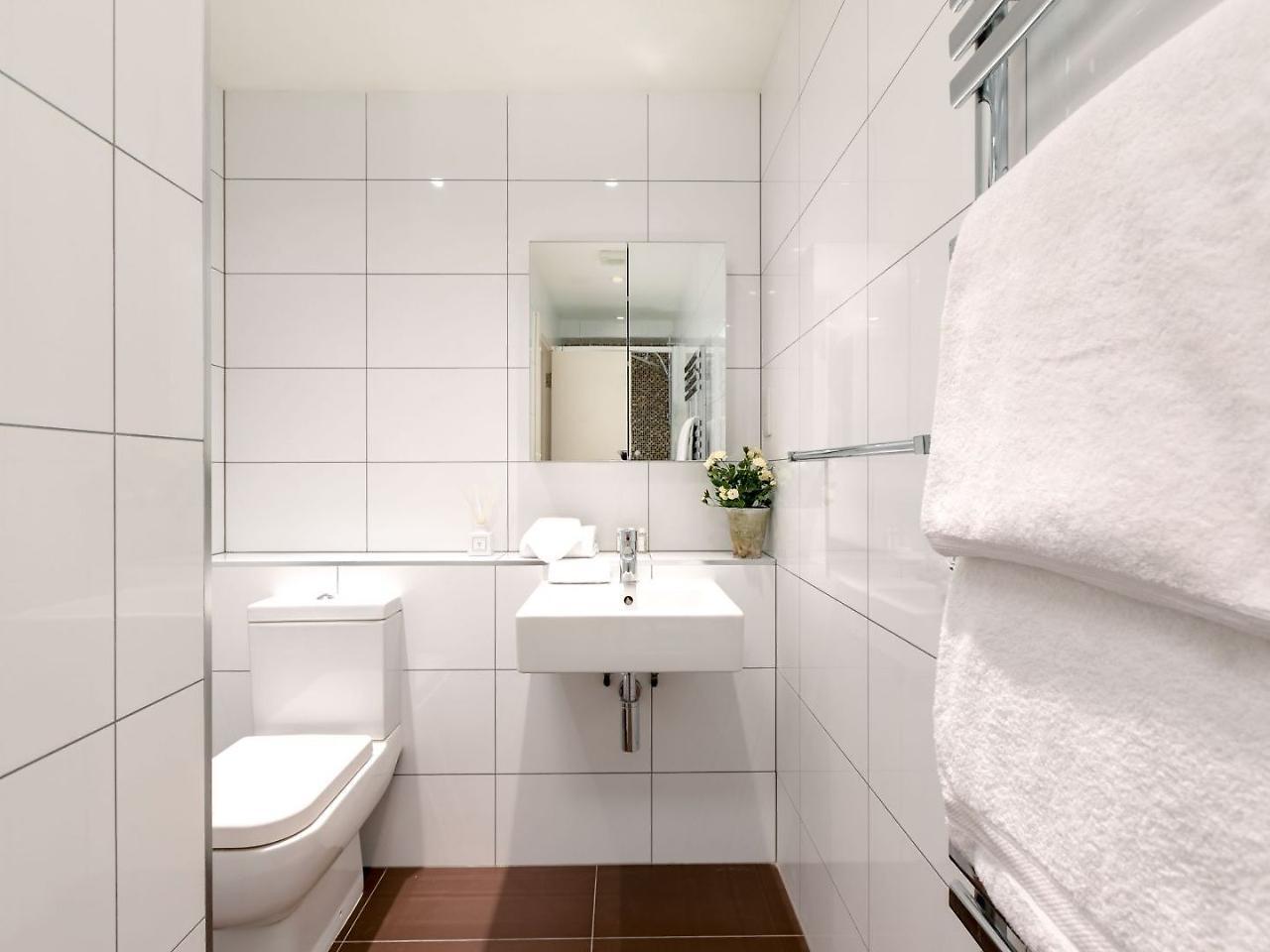 D Arblay Street Hotel 4*