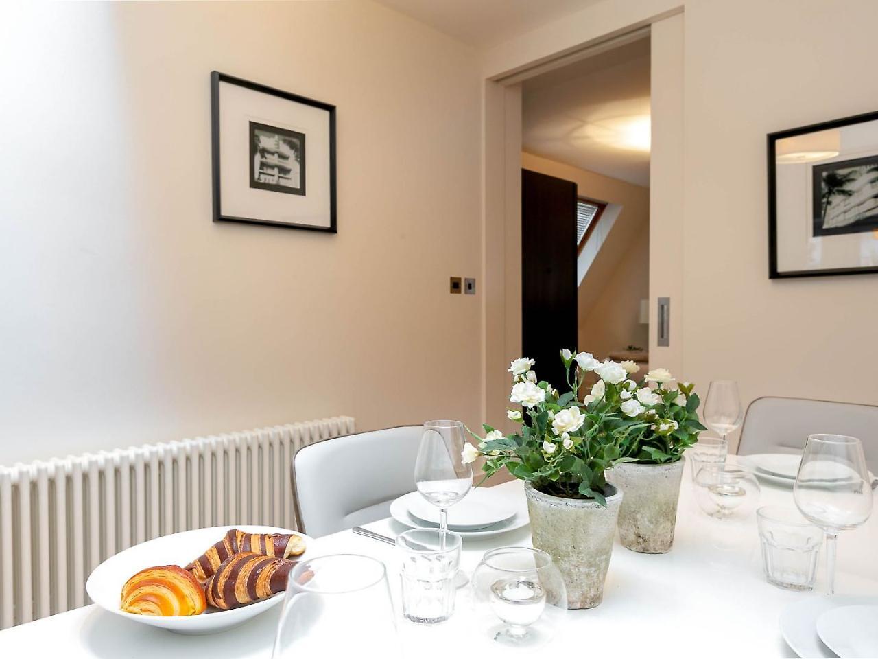 D Arblay Street Hotel 4*