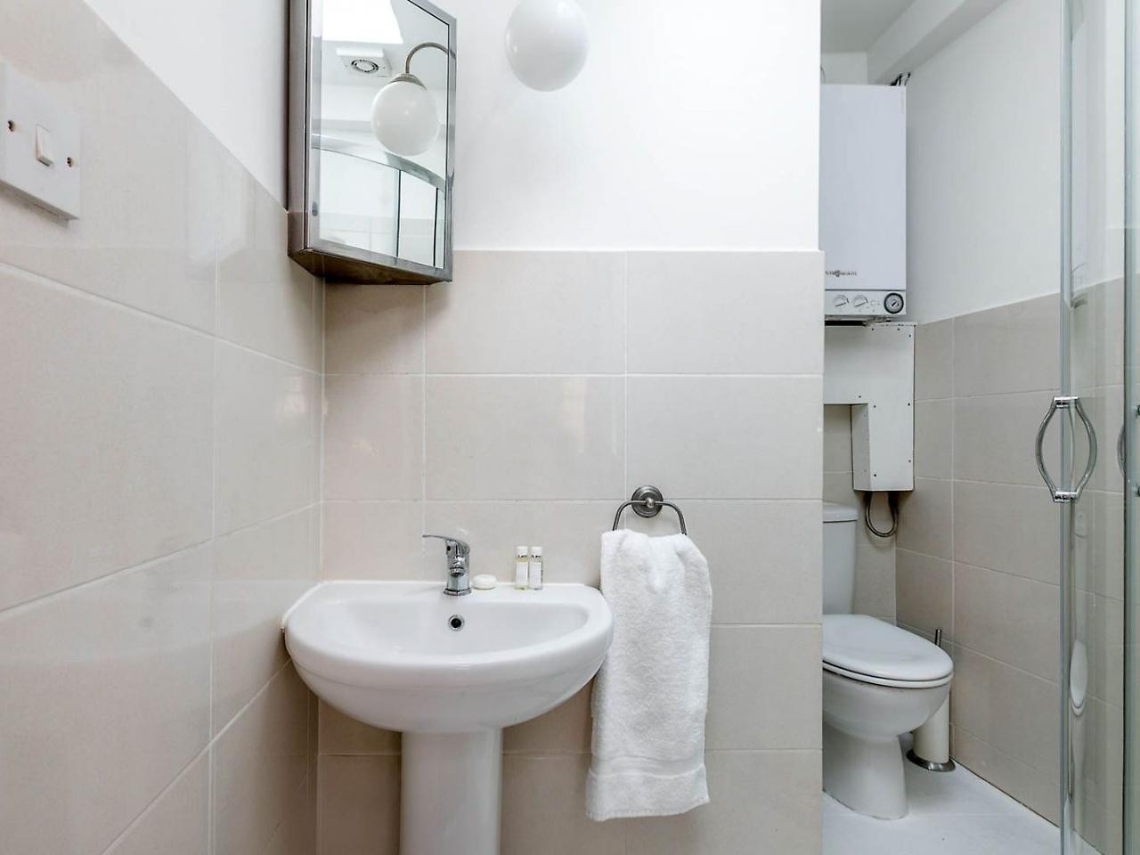 Lovely Maisonette - Goodge Street 55 Apartment