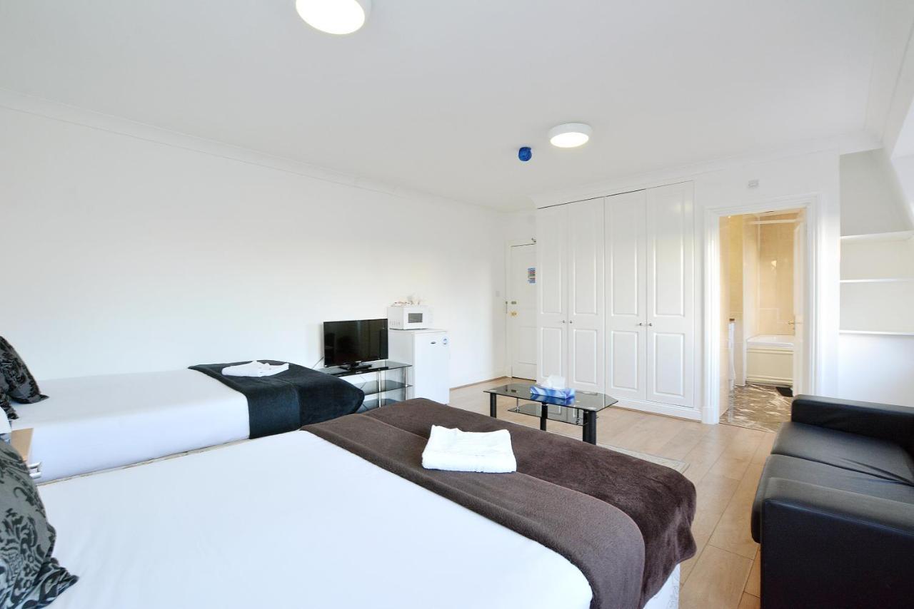 Hyde Park Gate Hostel *