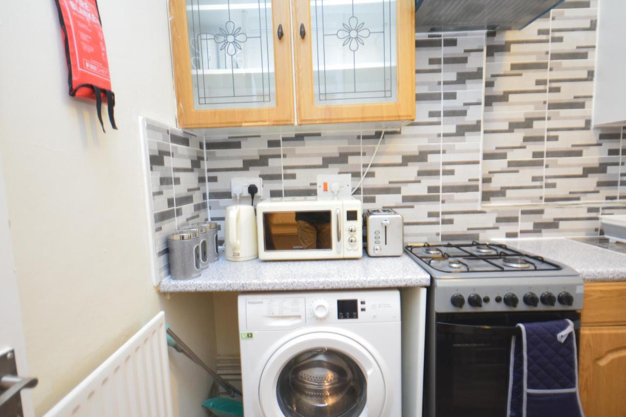 Leilighet Beautiful Two Bedroom Near O2 Arena *