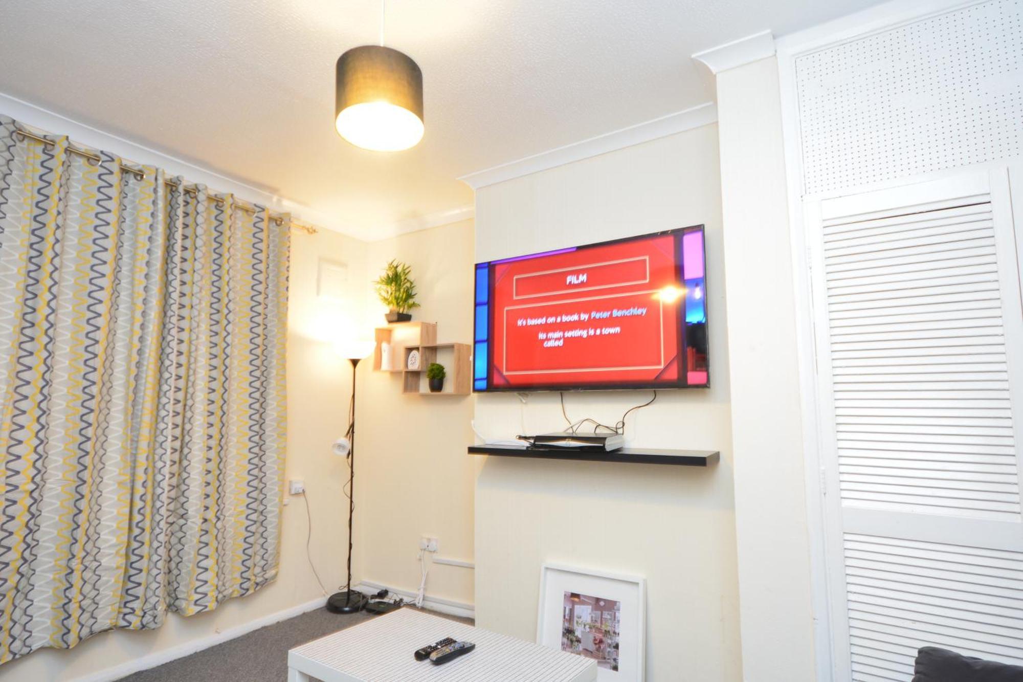 Beautiful Two Bedroom Near O2 Arena Leilighet *
