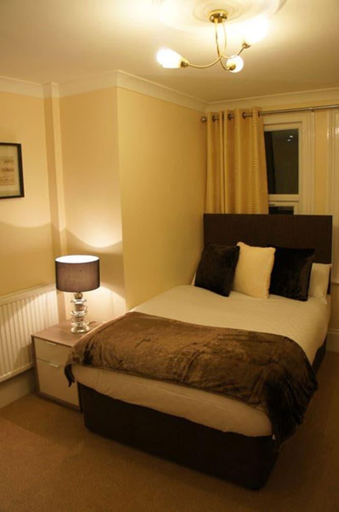 Sapphire 3*