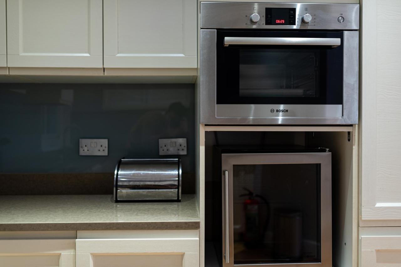 Beaufort Mansions , Chelsea Apartment London
