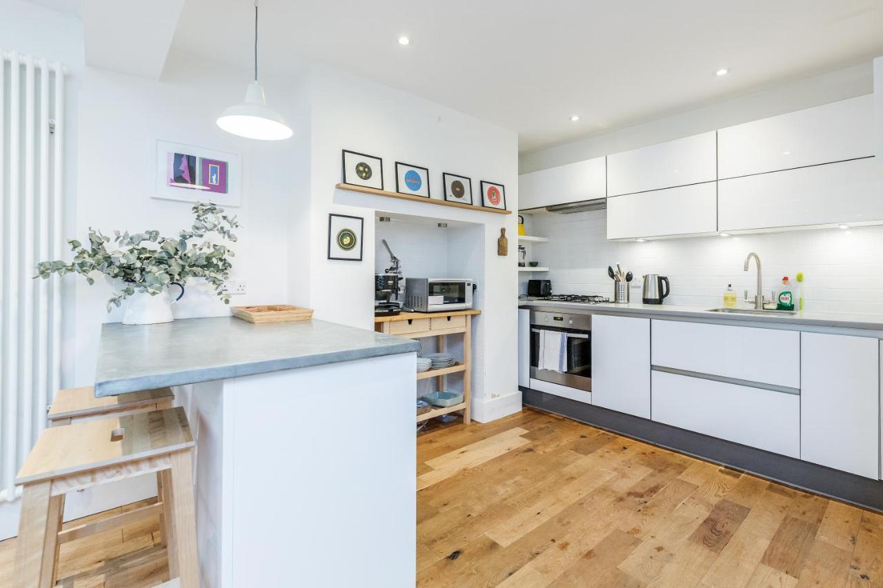 Bonnington Gardens - 1 Bed Open Plan Basement Flat Appartement Londen