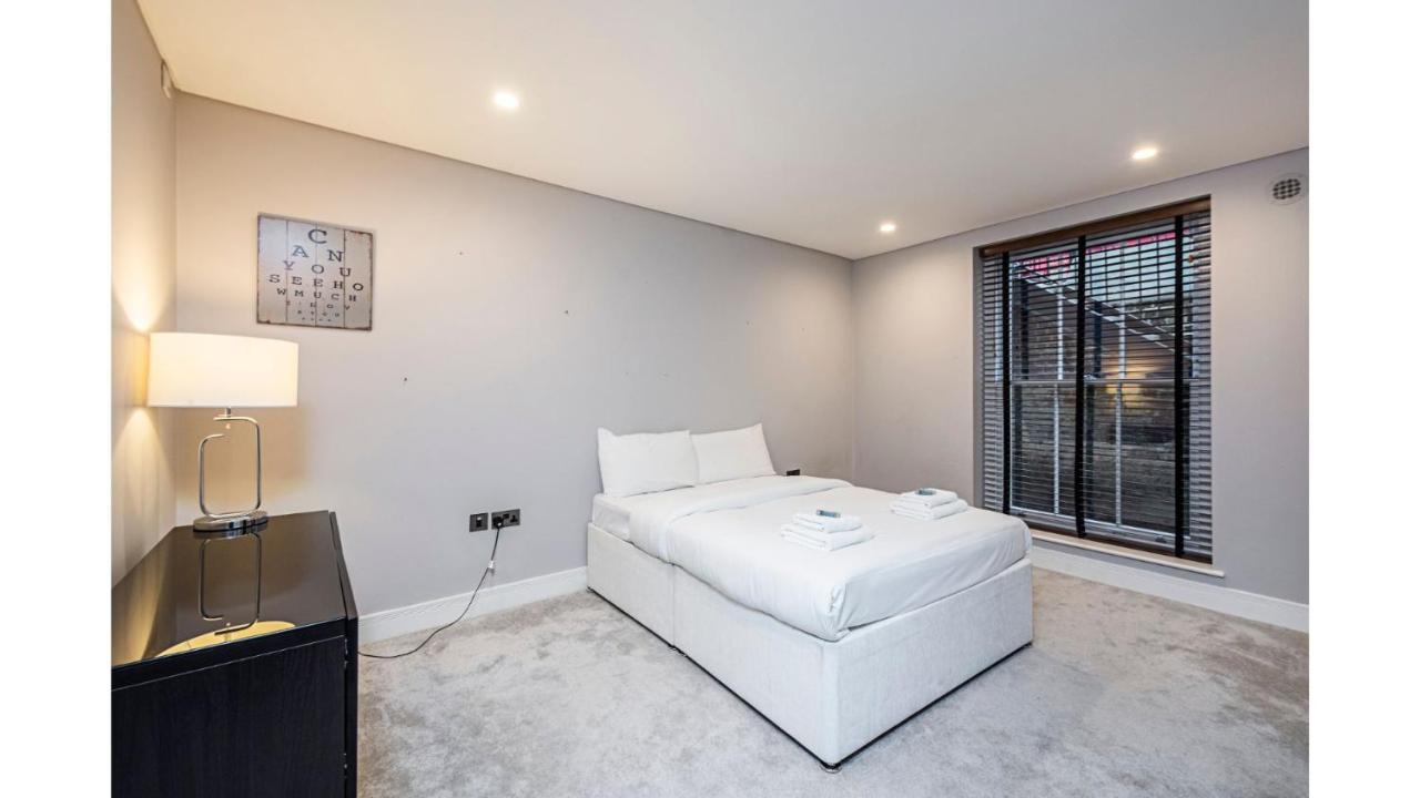 Luxurious 3 Bed Apt Westbourne Park Villas Sk London
