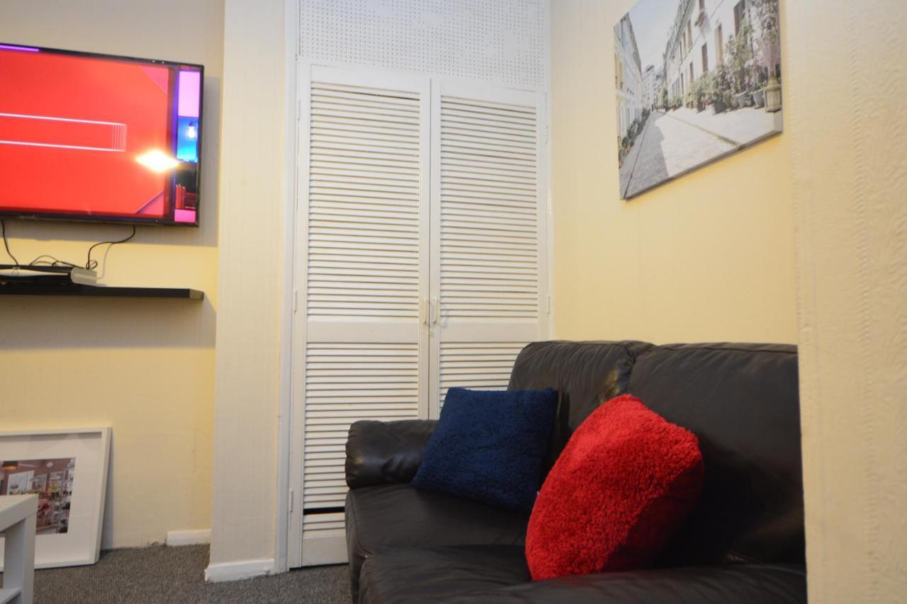 Beautiful Two Bedroom Near O2 Arena Leilighet *