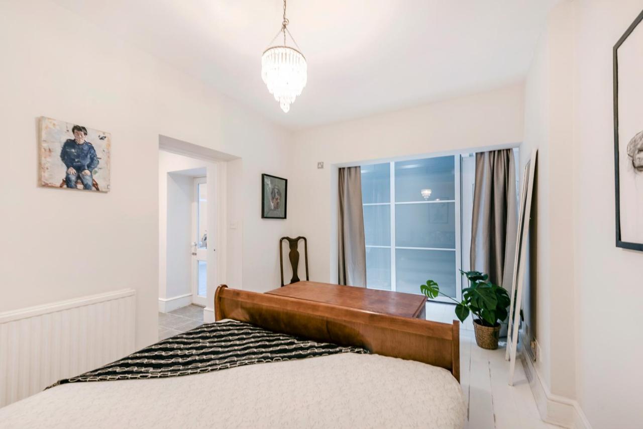 Cs Notting Hill London