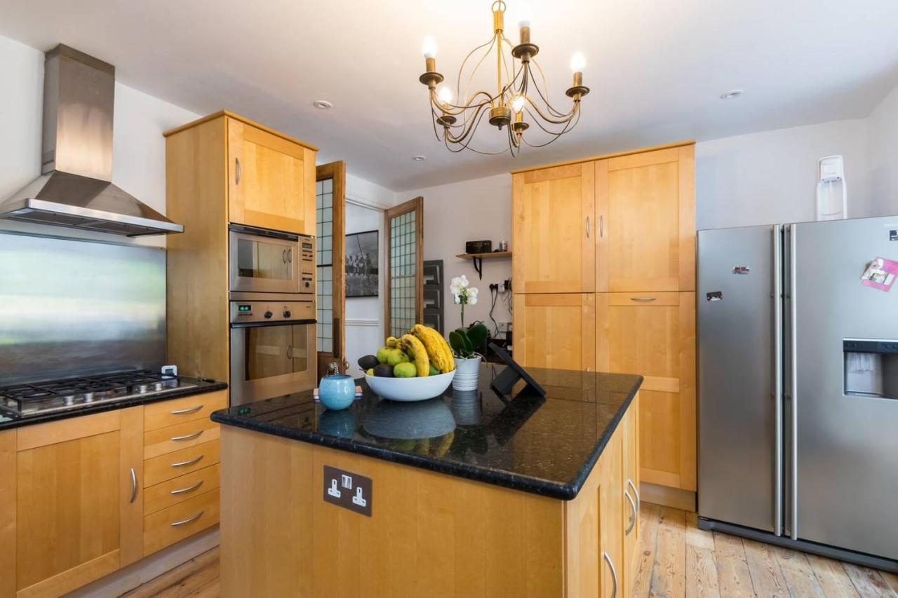 Holiday home Fabulous 4-bed House In Fulham With Garden!