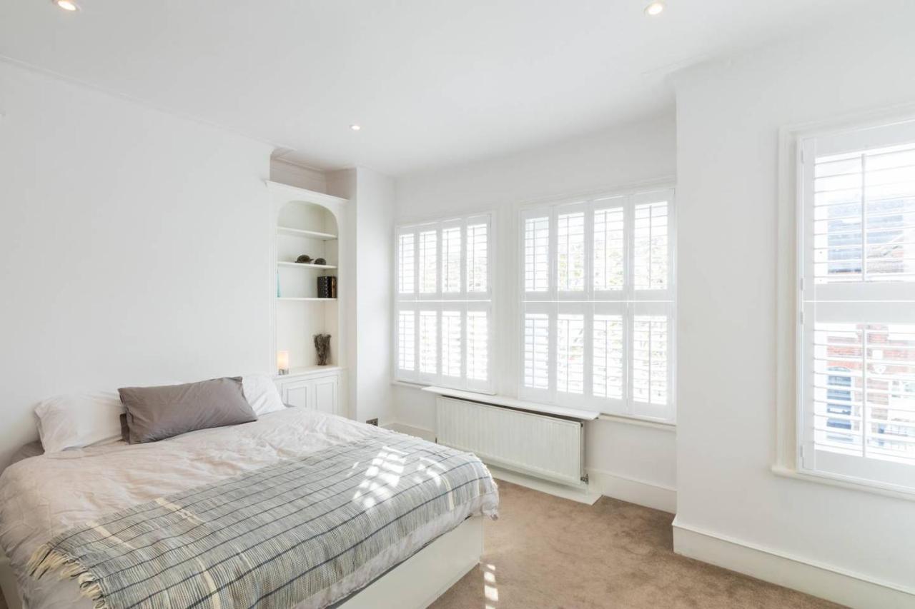Fabulous 4-bed House In Fulham With Garden! Vakantiehuis Londen