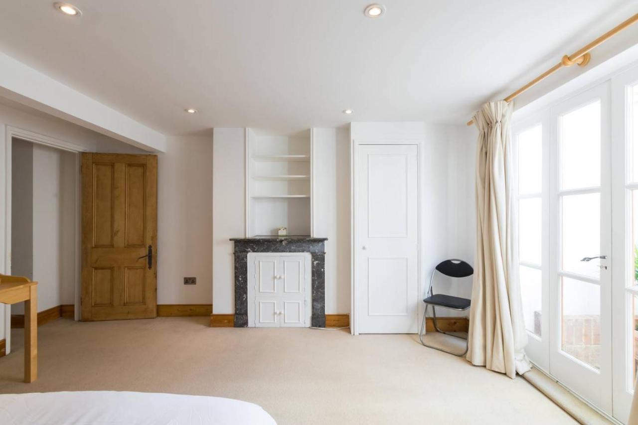 Vakantiehuis Fabulous 4-bed House In Fulham With Garden! Londen