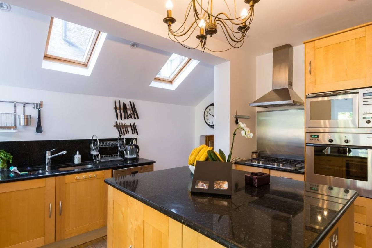 Fabulous 4-bed House In Fulham With Garden! Londen