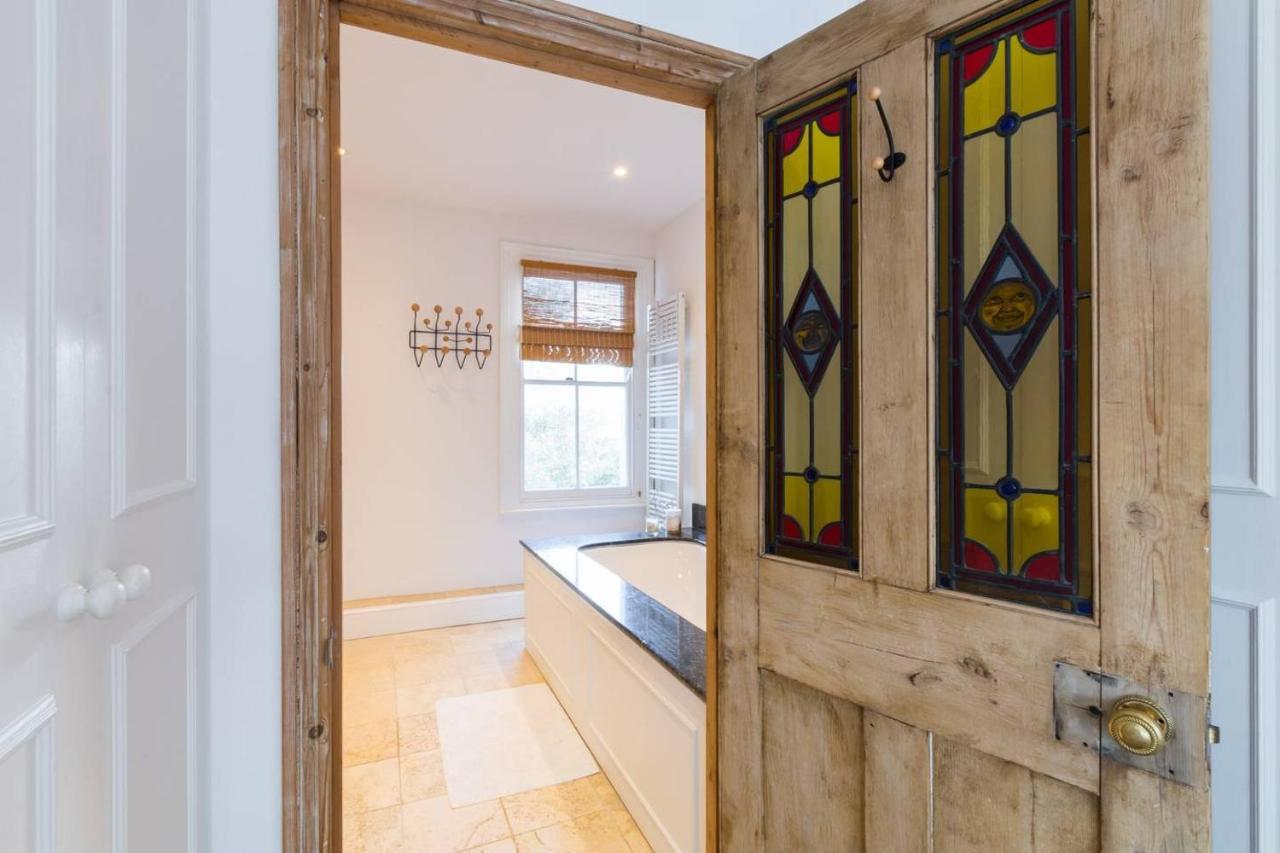Fabulous 4-bed House In Fulham With Garden! Vakantiehuis