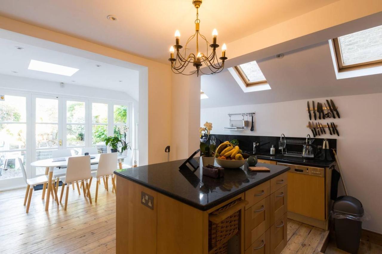 Fabulous 4-bed House In Fulham With Garden! Vakantiehuis