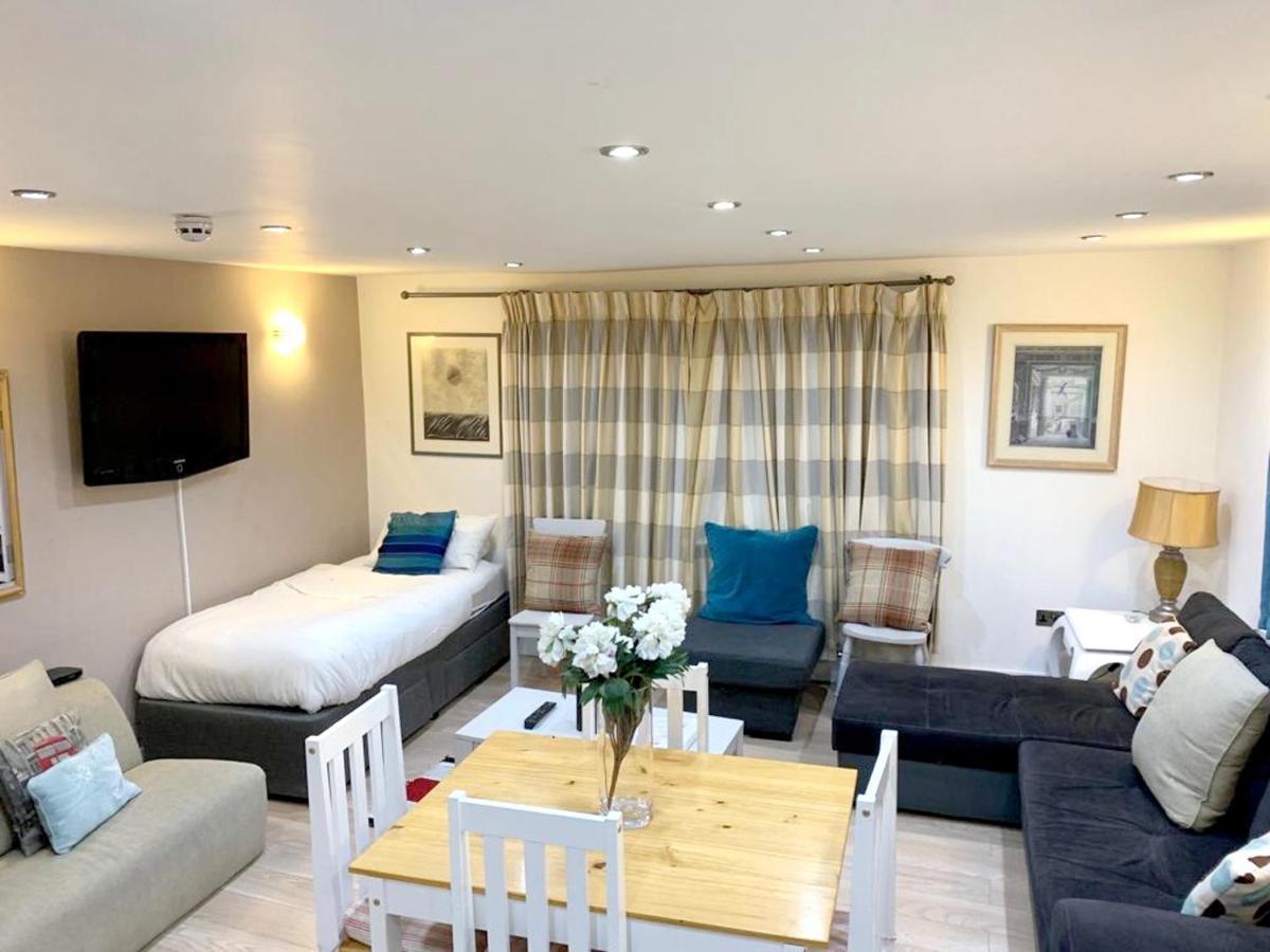 2 Bedrooms With View Balcony And Wifi At Greater Apartment *