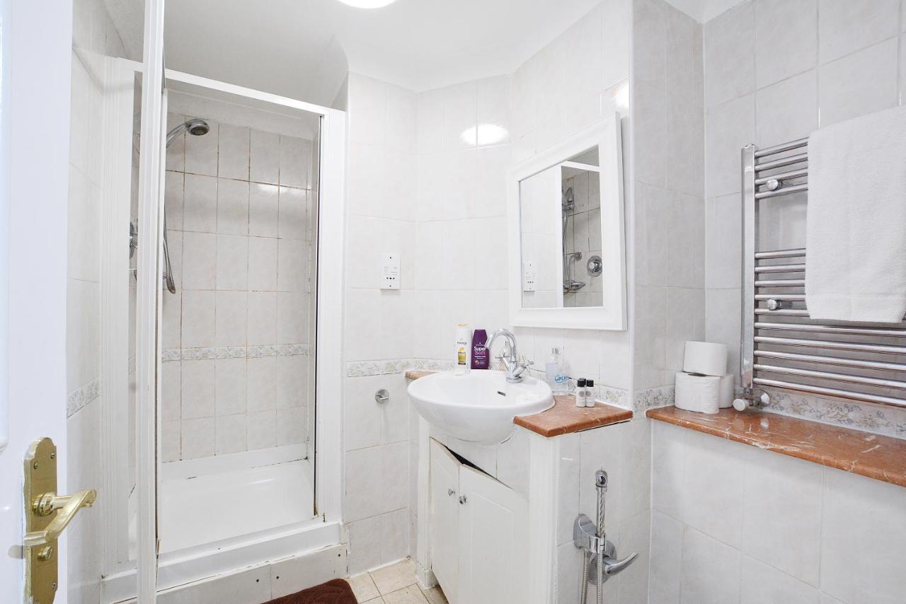 Hyde Park Gate Hostel