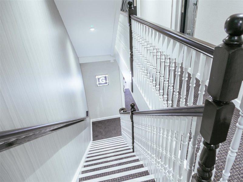 Oliver Plaza Hotell 4*
