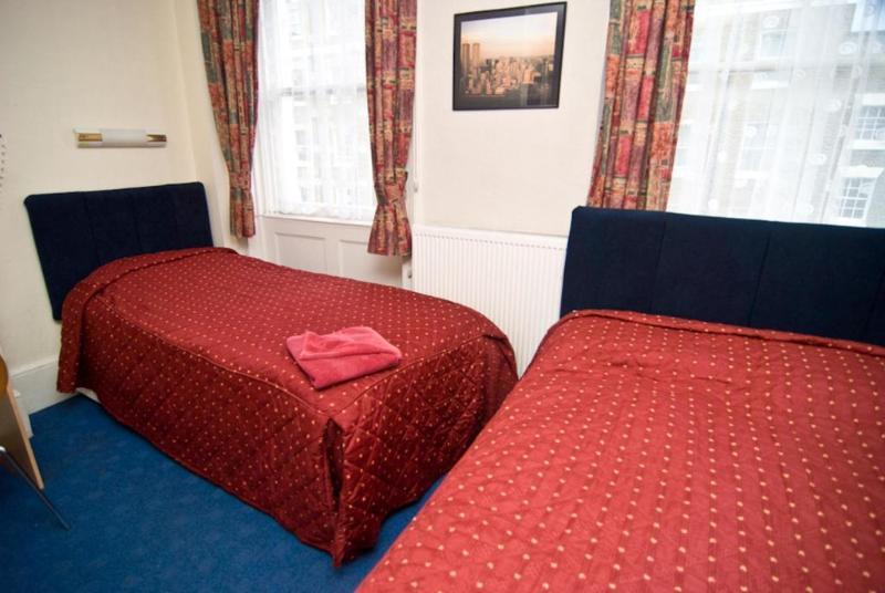Hotel Boston Court 3*