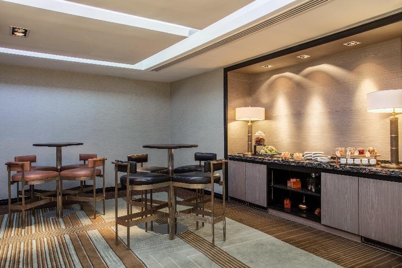 Crowne Plaza Battersea Hotel