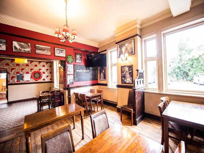 Oyo The Man Pub And Hotell