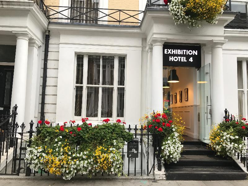 Hotel Exhibition Court 4 2*