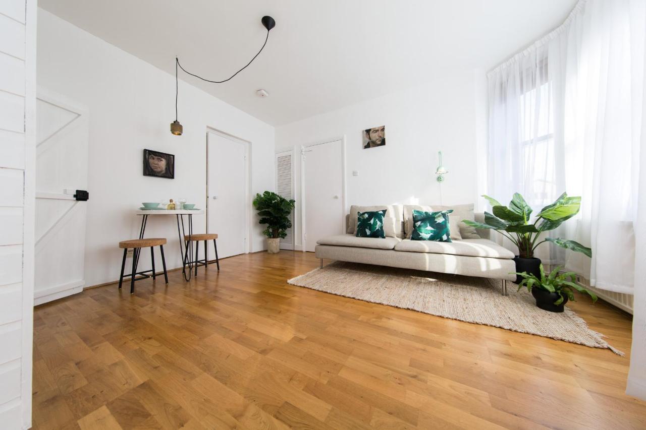 The Beach Hut In Holborn, By The Design Traveller Apartment London