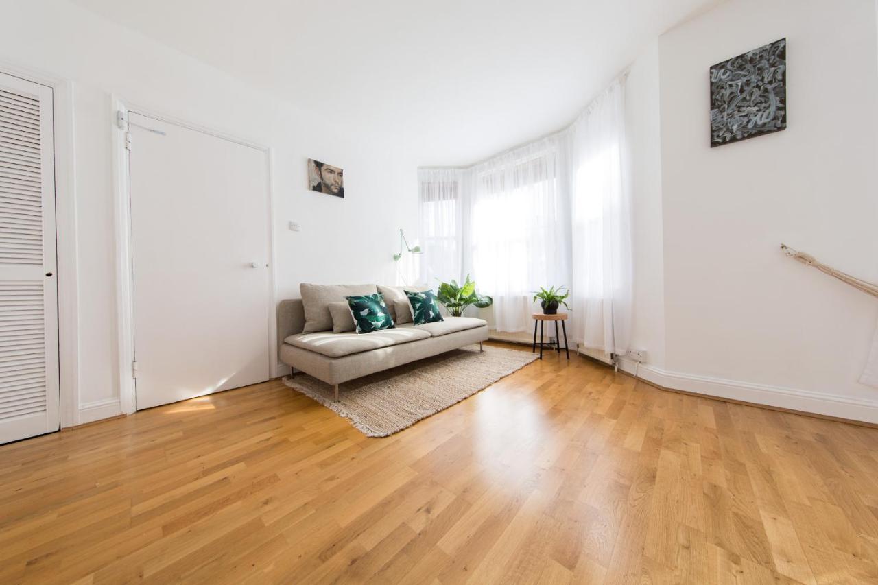 Apartment The Beach Hut In Holborn, By The Design Traveller *