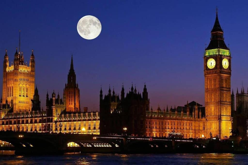 Apartment Battersea Reach Luxury Riverside London