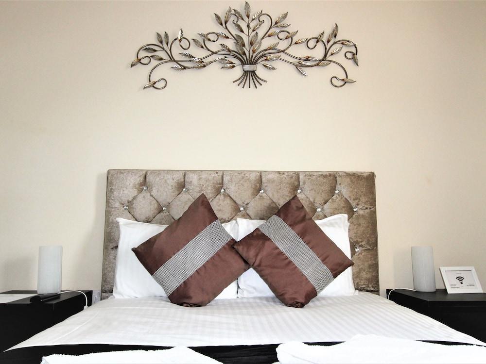Guest house Wharf London