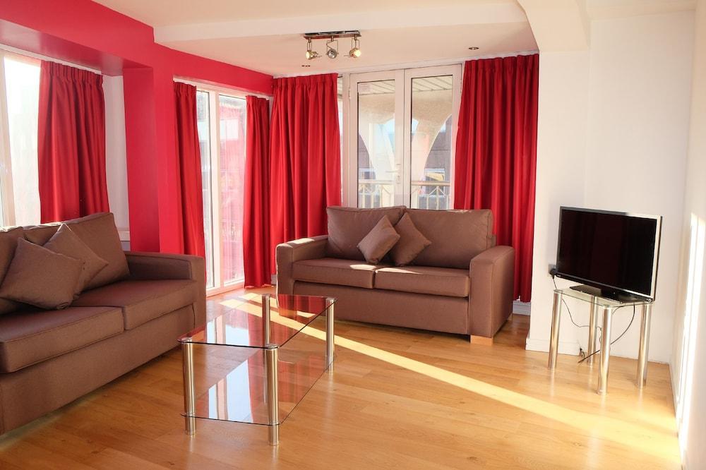 Access Farringdon Apartment