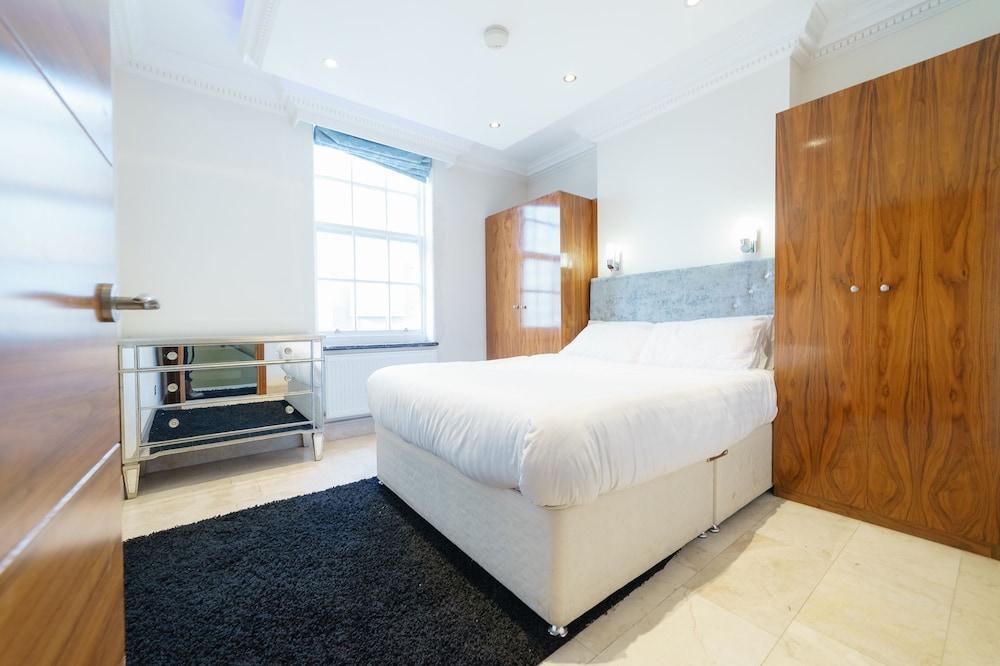 Hyde Park Place Apartment London