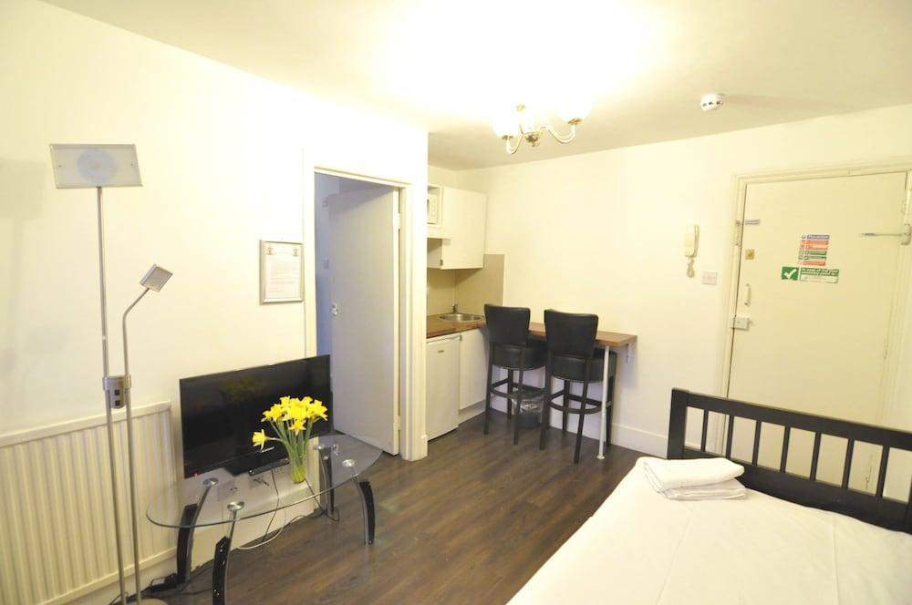 St.george's Hotel *
