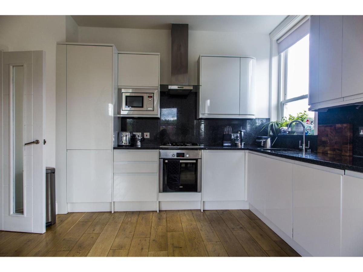 Modern In Hampstead For 4 Leilighet London