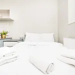 Modern Rooms&Studio, WESTMINSTER - SK