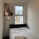 Entire 2 Bed-Room Flat Near Portobello Market