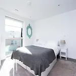 Stunning 1 Bedroom Apartment In Central London