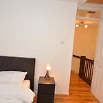 Newly Refurbished 3 Bedroom House London