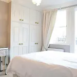 Spacious And Stylish 1 Bedroom Flat Near Chelsea