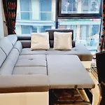 Waterside Apartment Canary Wharf