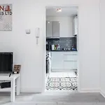 Conen Breccia Apartment