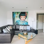 Beautiful Central Family Apartment For 6
