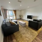 Flo Apartment