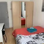 Stunning 3 Bedroom Flat In Stockwell